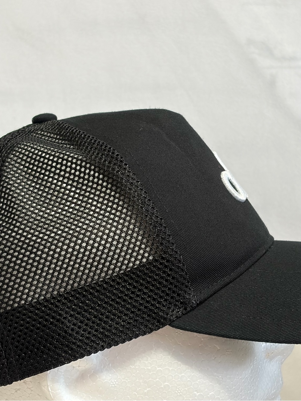 ALO Yoga Black Baseball Cap with White Embroidered Logo - Picture 2 of 10
